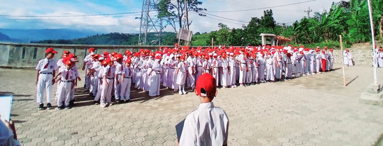 Upacara SDN Banyuresmi 01